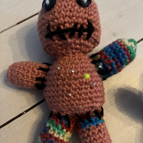 Voodoo-dolls heklet