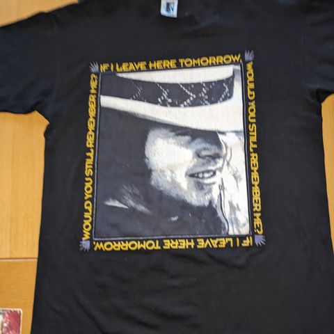 Ronnie Van Zant T-shirt størrelse L