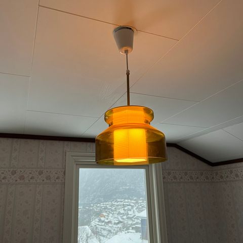 Retro gul lampe