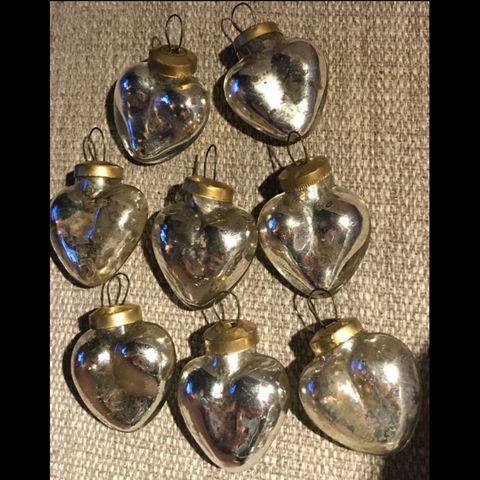 10 glass hjerter i sølv fra fransk landstil.
