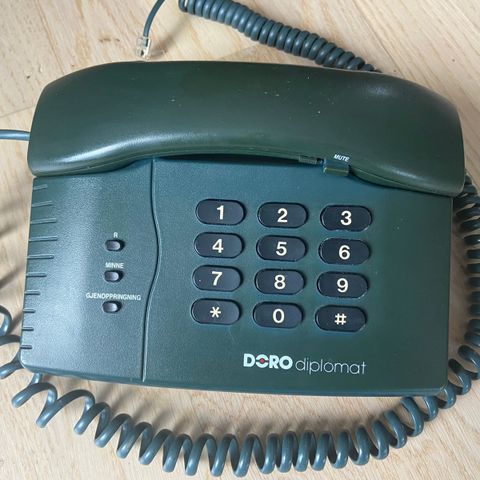 Retro  Doro  diiplomat fastnett telefon  brukt på kontor  80  90 tallet