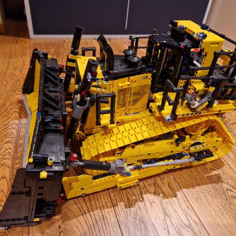 Lego Technic CAT D11 Artikkel 42131