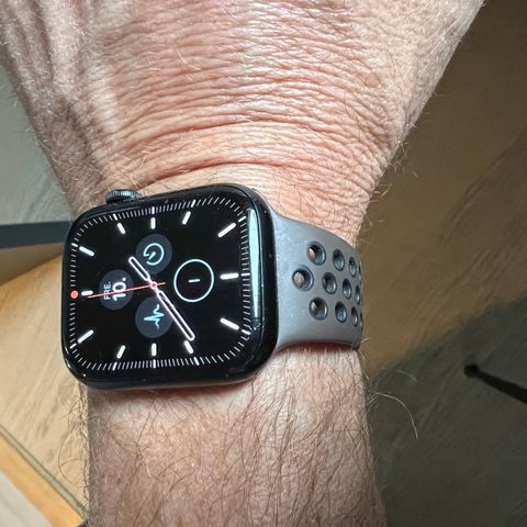 Apple Watch Series 7 (GPS + Cellular) i aluminium
