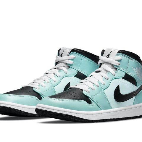 WMNS Air Jordan 1 MID  Light Dew/Black-Teal Tint 38,5