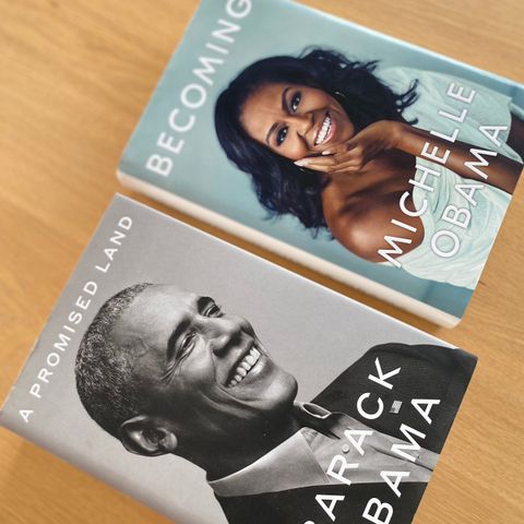 “A Promised Land” av Barack Obama og “Becoming” av Michelle Obama