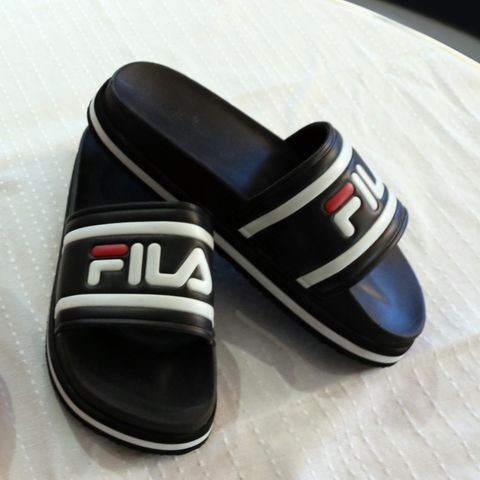 Fila flip flops