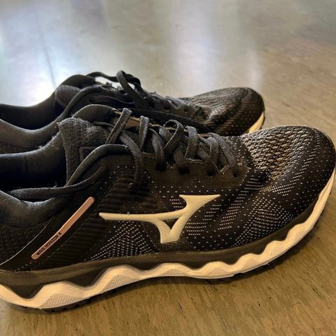 Joggesko Mizuno WAVE HORIZON 4