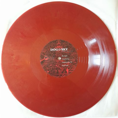 Dog & sky 12" Rød vinyl