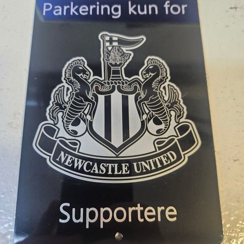 Newcastle parkeringsskilt I aluminium