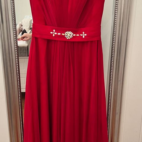 Rød kjole med glitter