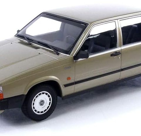 Volvo 740 GL - Gull Metallic - 1986 modell Minichamps Limited Edition 1:18