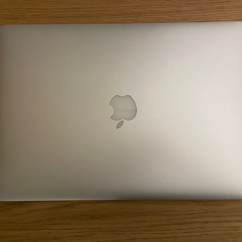 MacBook Pro (Retina, 15-tommers, midten av 2015)