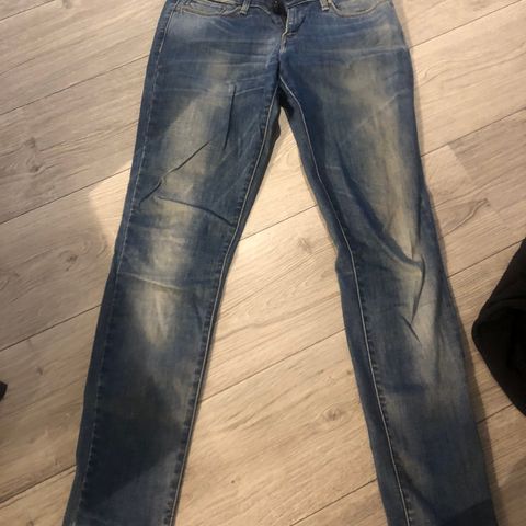 Flott Levis Demi Curve str 26/32