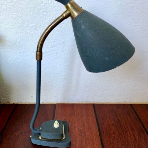 Stilig norsk lampe fra Solbergs Fabrikker