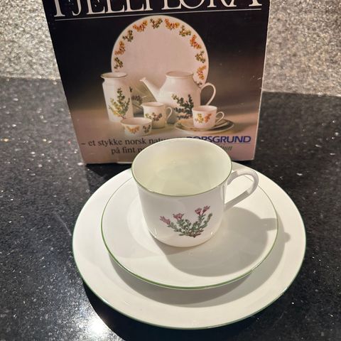 Den originale Fjellflora kaffeservise