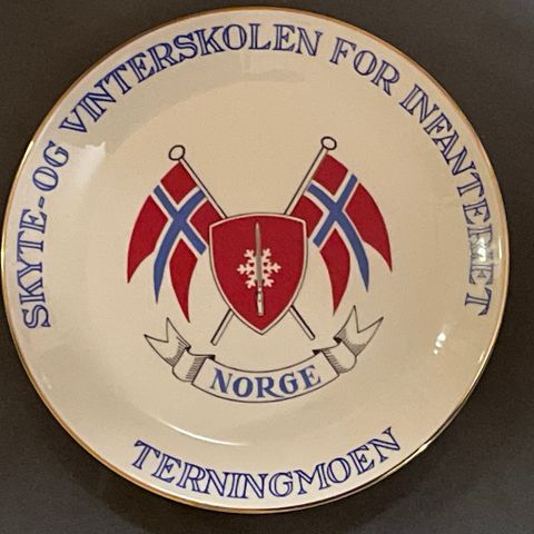 Skyte- og Vinterskolen for Infanteriet Terningmoen - Figgjo fat - meget flott!