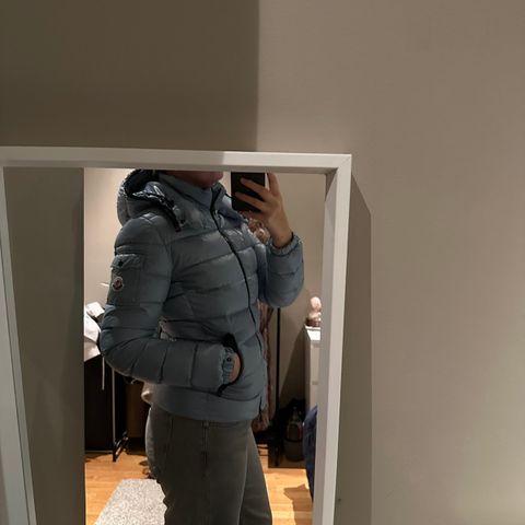 Nydelig Moncler jakke