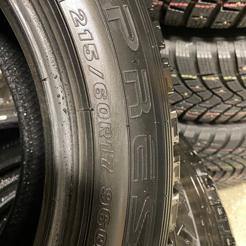 215/60X17 Maxxis vinterdekk til salgs