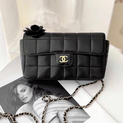 Chanel chocolate bar sac camellia vintage