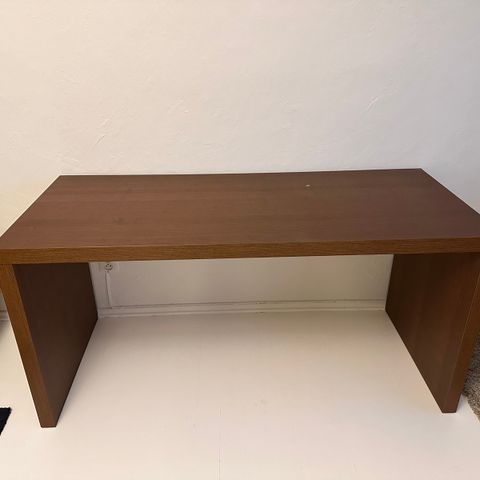 MALM skrivebord fra IKEA | 150 x 65 cm