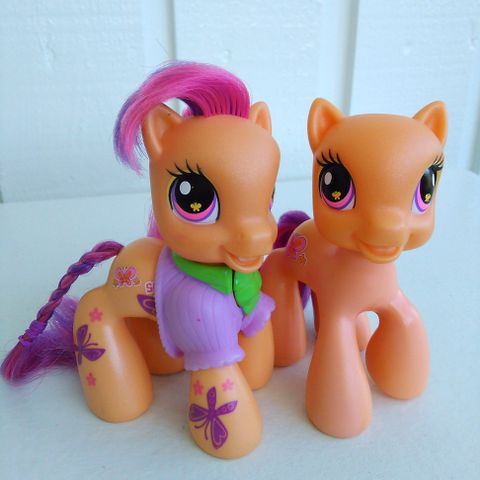 Et par My Little Pony fra Hasbro 2008. Selges samlet.