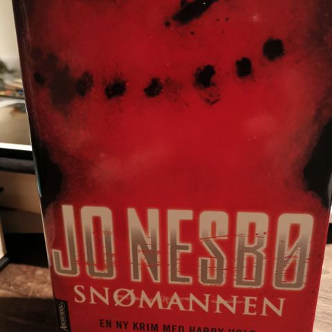 KR  9 JO NESBØ SNØMANNEN 2007 PEN BOK