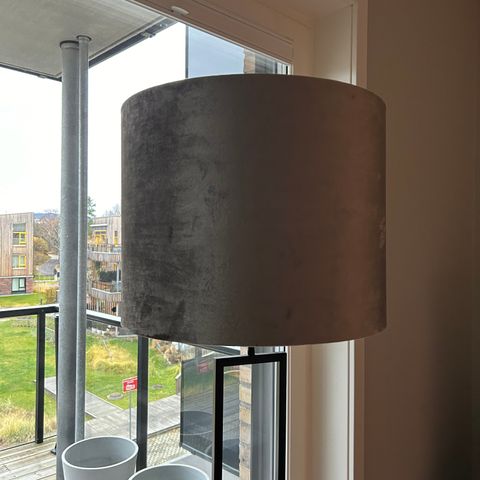 2 Lampeskjermer i velur Nena ø40 og ø 48 cm fra Høvik lys
