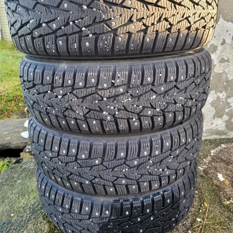 175/65/14" 4stk Nokian Piggdekk