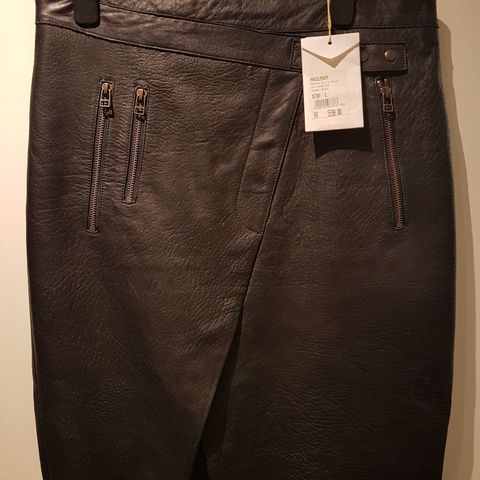 Svart leather skjørt fra Anouska/Rabens