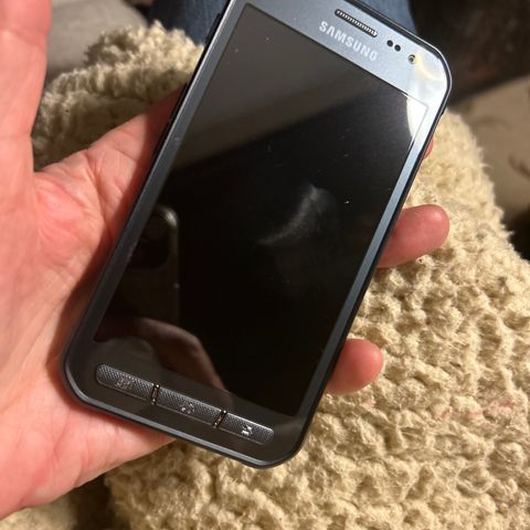 Samsung Galaxy Xcover 3 mobiltelefon