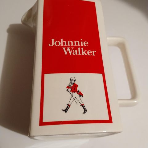 Johnnie Walker whisky / vannmugge selges!