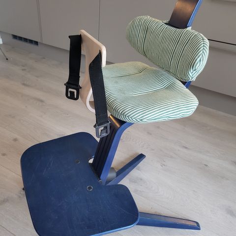 Stokke baby/barn stol. Kr 500