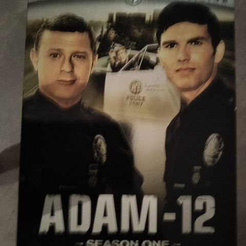 Adam 12 ( DVD) - 1968 - Sone 1 - Første Sesong