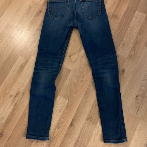 Lee bukse str 27 100kr