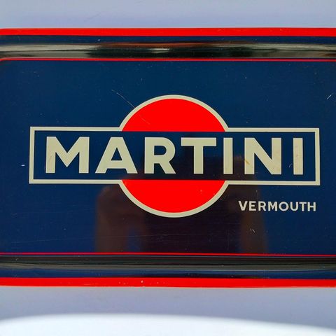 Martini serveringsbrett 21x35 cm.Metal serving tray.
