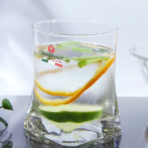 Ubrukte designglass til f.eks. whisky, gin&tonic eller vann