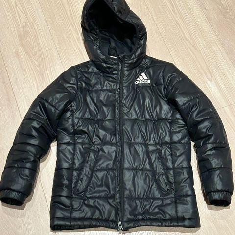 Adidas boblejakke str.140