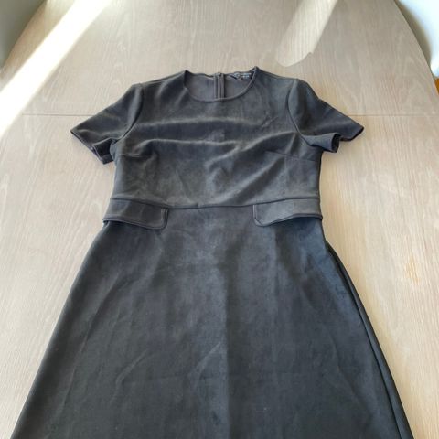 Klassisk svart kjole