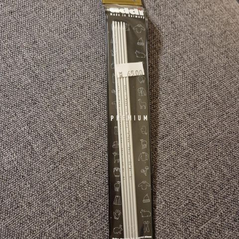 (Nesten) ubrukte strømpepinner i 2,5 mm