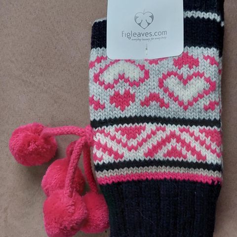 Ny Heart Pom Pom Woollen Slipper Socks - Fin gave