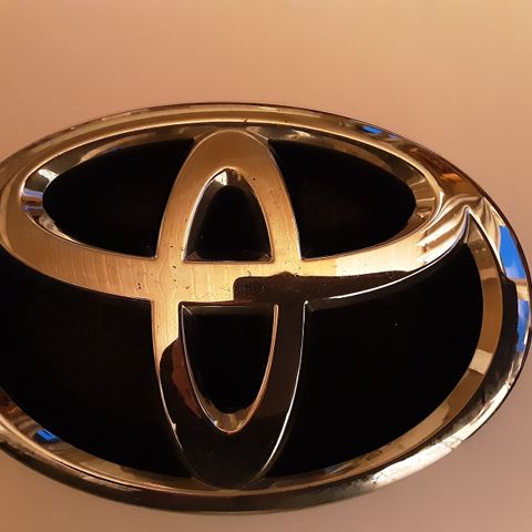 TOYOTA-emblem