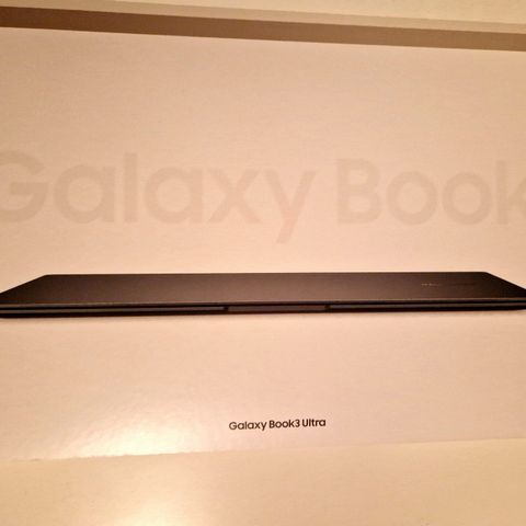 Samsung Galaxy Book3 Ultra i9 32gb RTX 4070 gaming pc