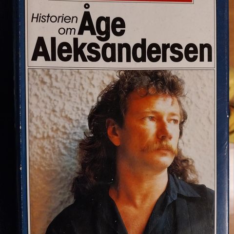 Åge Aleksandersen. Fremmed fugl.1988.3 opplag.