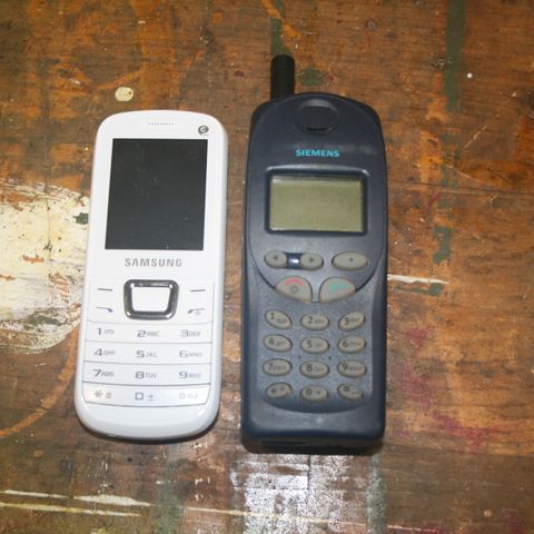Mobiltelefoner.