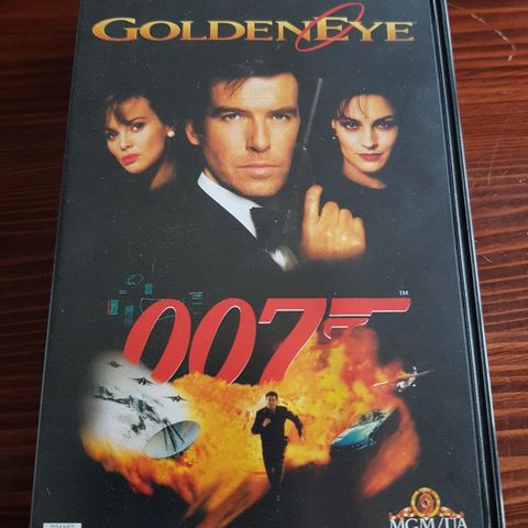 James Bond. Golden Eye vhs