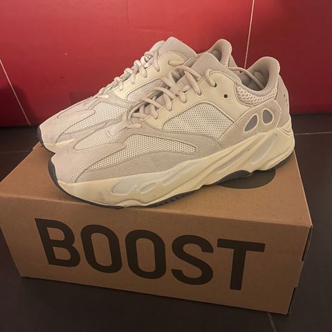 Yeezy 700