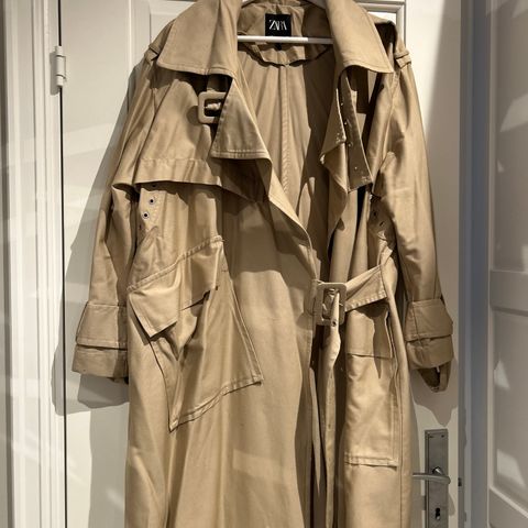 Kåpe/trenchcoat fra Zara