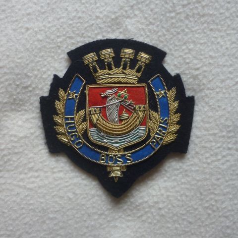 Sjelden håndlaget/håndbrodert Hugo Boss Paris blazer badge/våpenskjold.