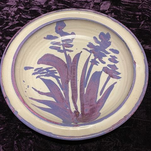 Stort Keramikkfat, Tone Holstad, lilla mønster