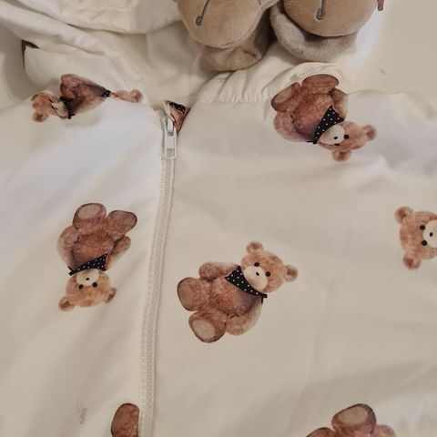 Veldig fint og cute /babydress/heldress  med lue og sokker /bjørn  /gutt /jente